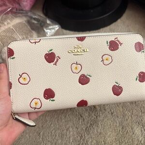 Coach Scattered Red Apple Print Chalk White Long Accordion Zip Wallet